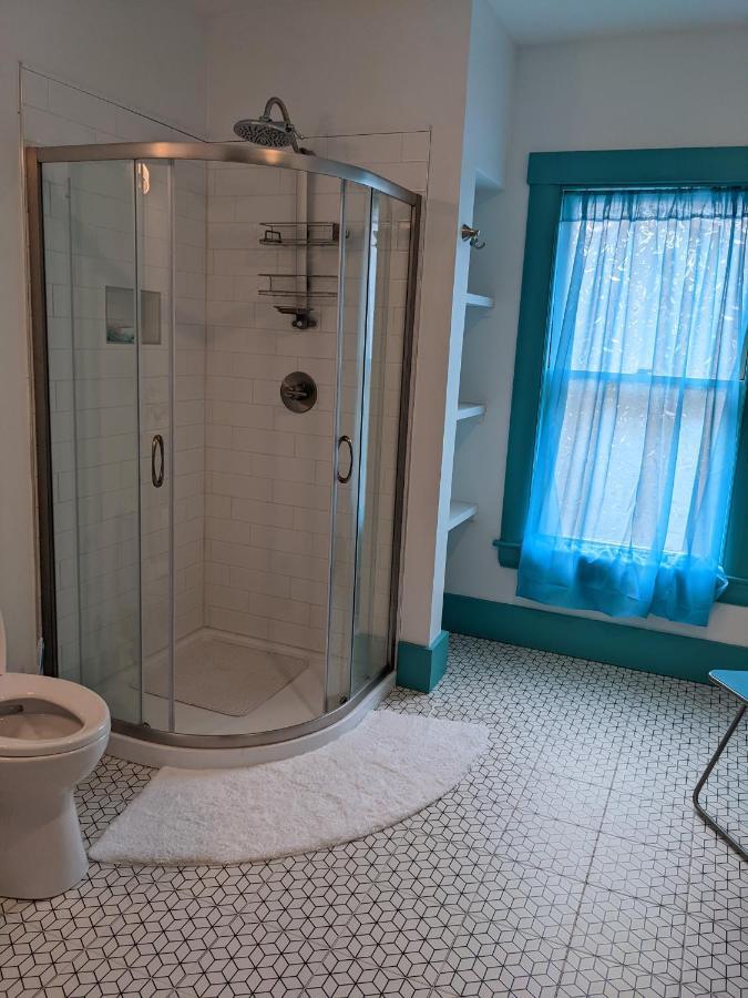 The One Cat Bed & Breakfast Brattleboro Bagian luar foto