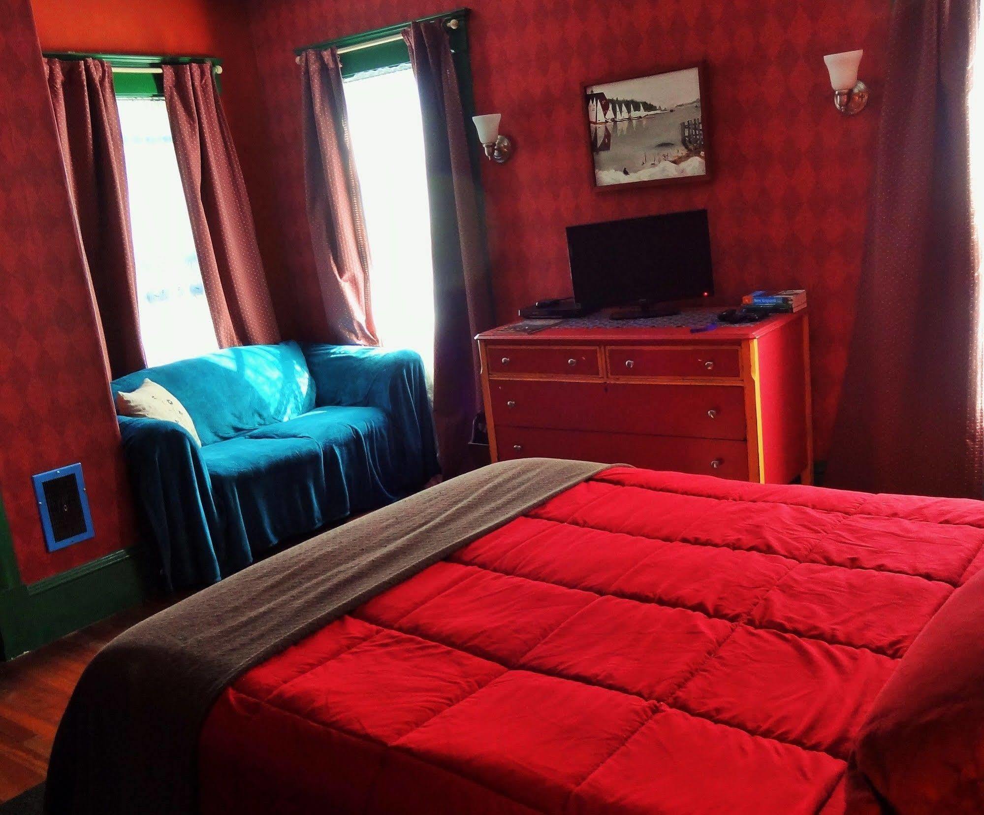 The One Cat Bed & Breakfast Brattleboro Bagian luar foto