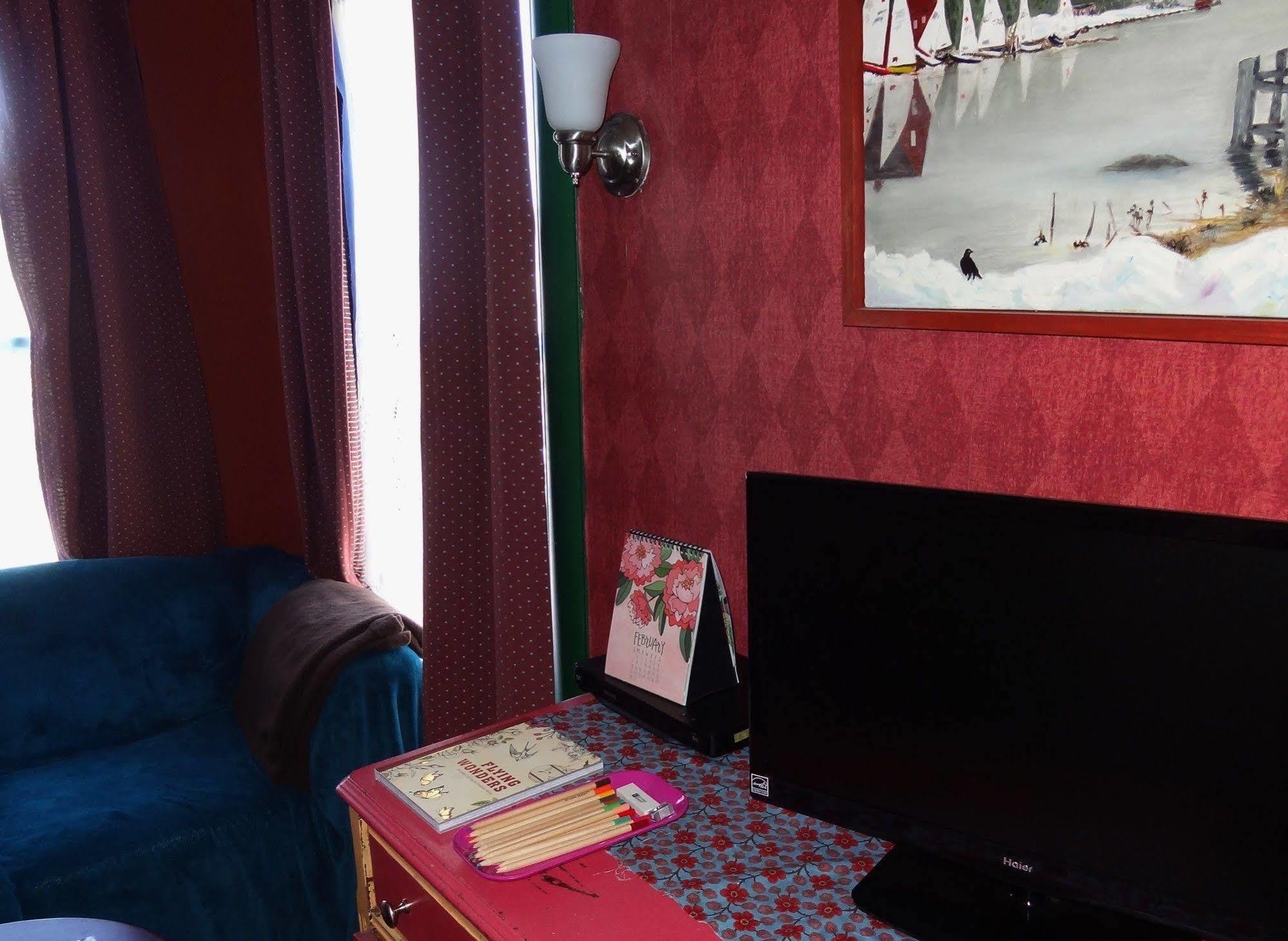 The One Cat Bed & Breakfast Brattleboro Bagian luar foto